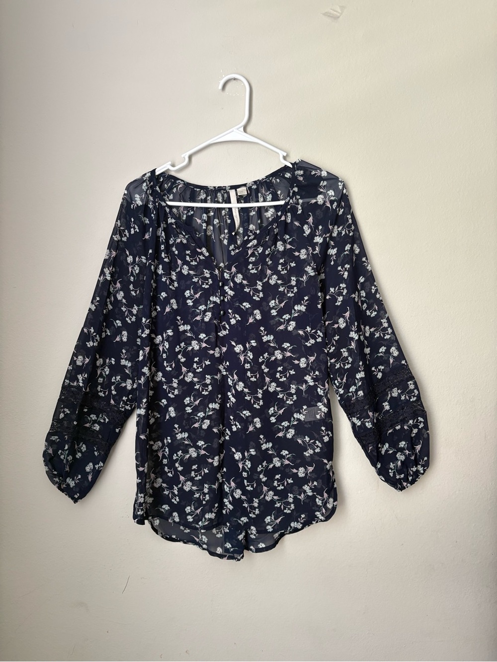 LC Lauren Conrad Floral Chiffon Lace Sleeve Blouse XS Navy